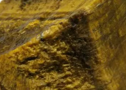 【進(jìn)口案例】進(jìn)口南非虎眼石原石在南沙港二期碼頭進(jìn)行報(bào)關(guān)清關(guān)工作
